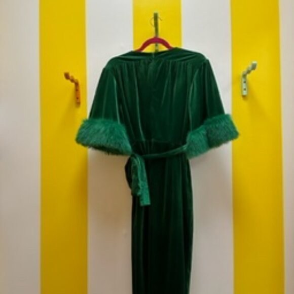 Hollywood Land Emerald Velvet Wrap Dress with Fur Sleeve Size XL - Picture 8 of 12